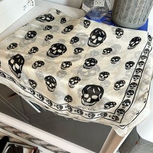 Alexander McQueen silk skull scarf
